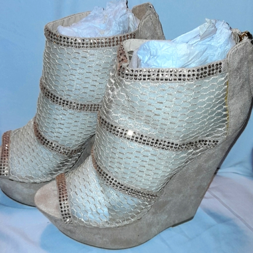 ZigiNY girl suede wegdes